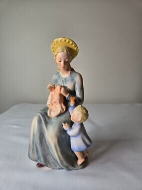 7-1/2" Hummel Goebel Sacrart 'Sewing Madonna' Porcelain Figurine Germany